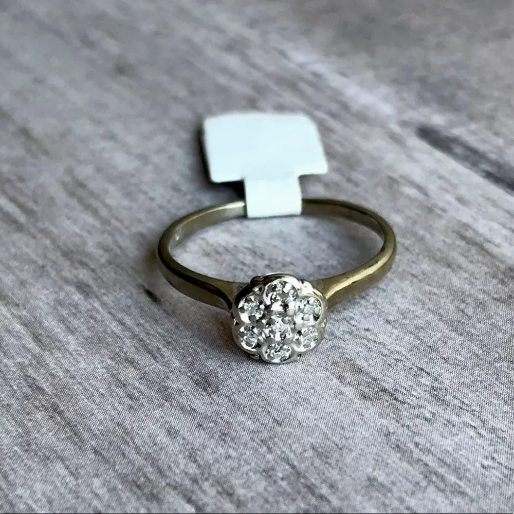 Vintage 10KT White Gold Ring (B1)